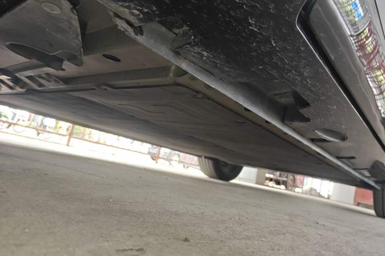 Used Rising R7 2022 Long-Range Advanced Edition Chassis Front Left