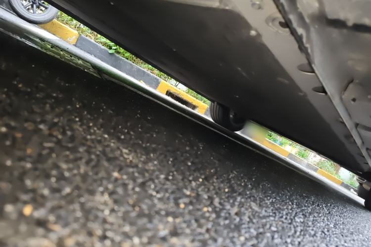 Used Rising R7 2022 Long-Range Advanced Edition Chassis Front Left