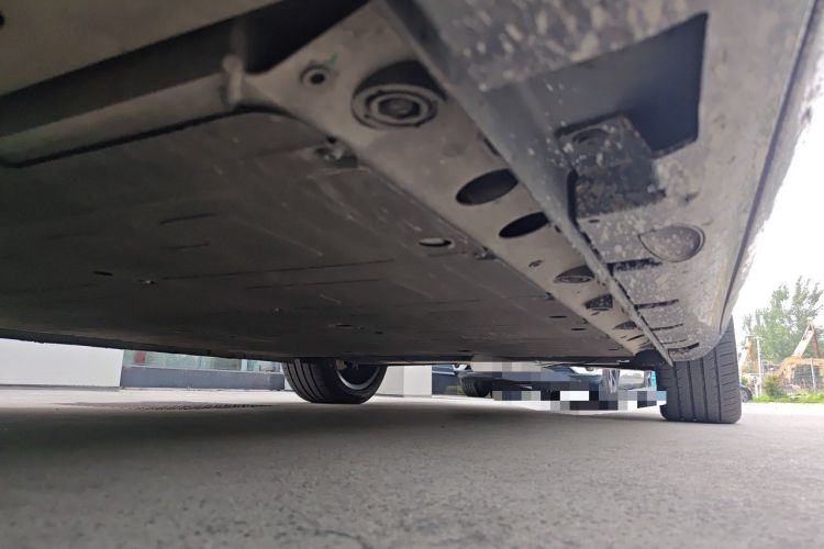 Used Rising R7 2022 Long-Range Advanced Edition Chassis Front Left