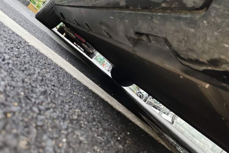 Used Rising R7 2022 Long-Range Advanced Edition Chassis Front Right
