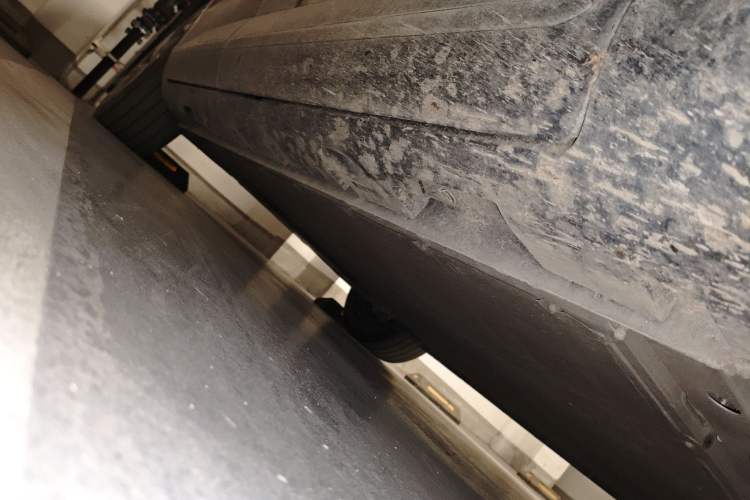 Used Rising R7 2022 Long-Range Advanced Edition Chassis Front Right