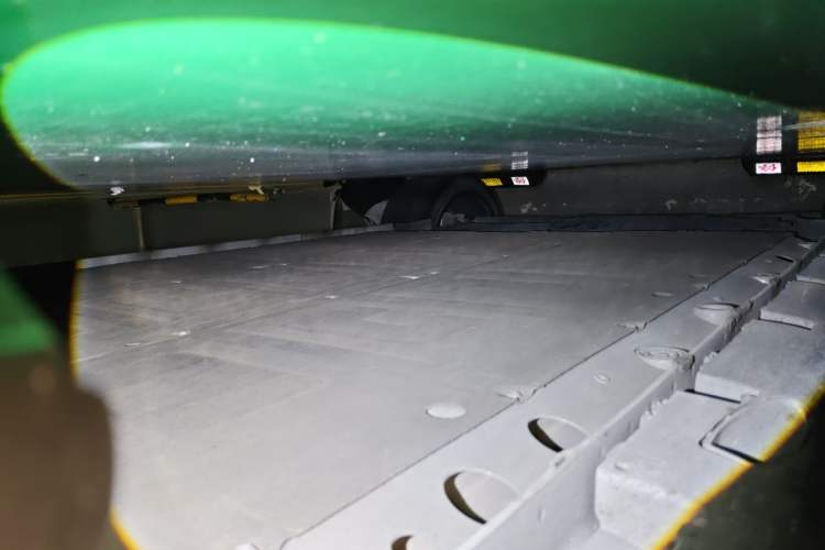 Used Rising R7 2022 Flagship Advanced Edition Chassis Front Right