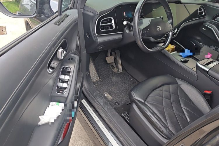 Used Rising R7 2022 Long-Range Advanced Edition Driver Seat