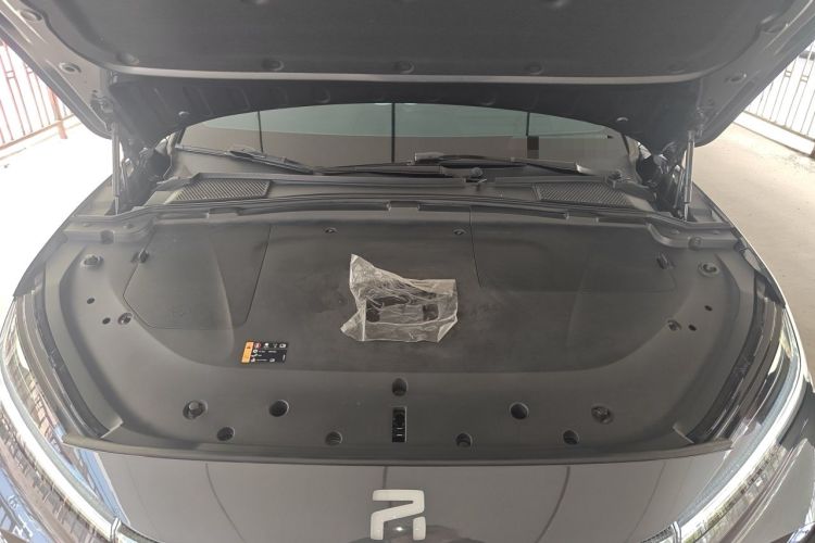 Used Rising R7 2022 Long-Range Advanced Edition Engine Bay