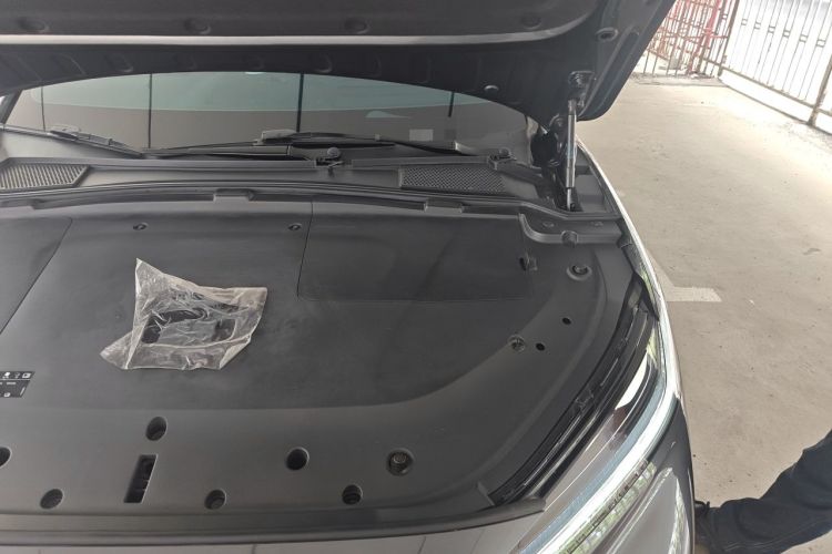Used Rising R7 2022 Long-Range Advanced Edition Engine Bay Left