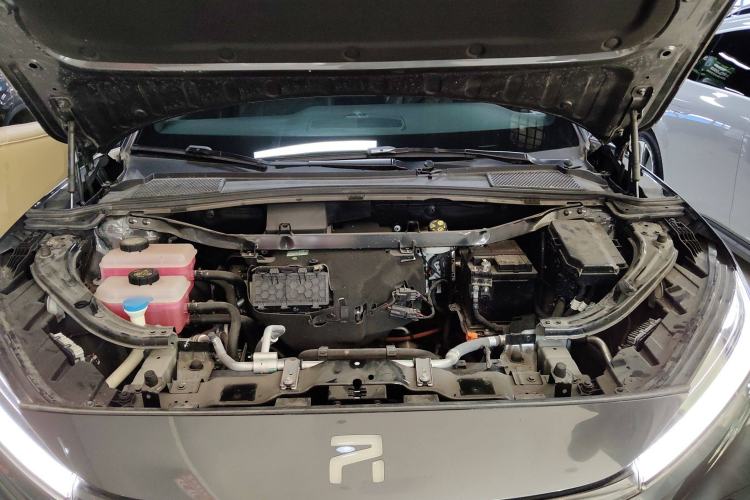 Used Rising R7 2022 Standard Advanced Version Engine Bay