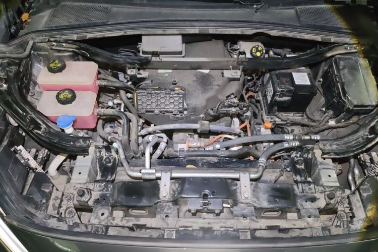 Used Rising R7 2022 Flagship Advanced Edition Engine Bay