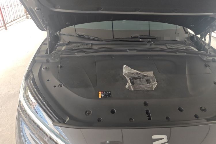 Used Rising R7 2022 Long-Range Advanced Edition Engine Bay Right