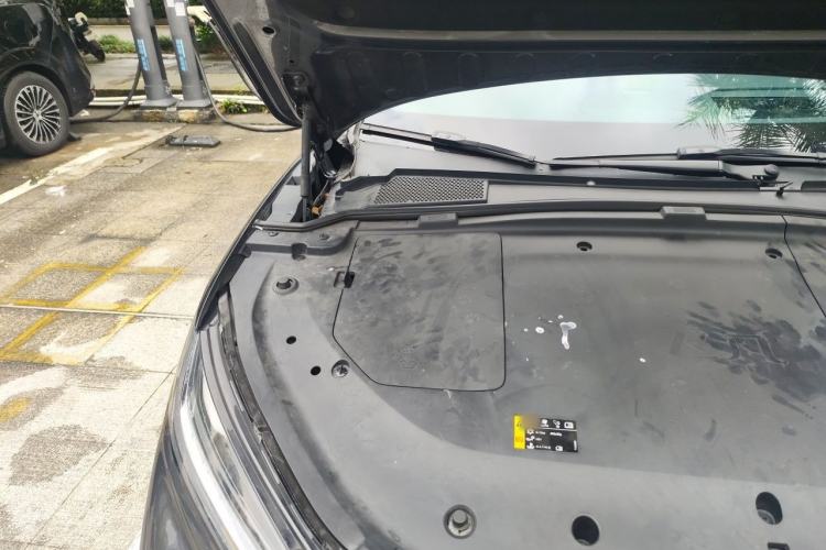 Used Rising R7 2022 Flagship Advanced Edition Engine Bay Right