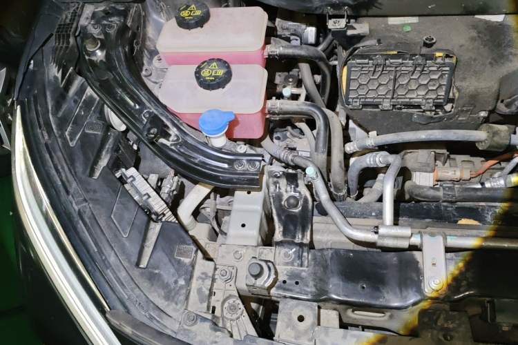 Used Rising R7 2022 Flagship Advanced Edition Engine Bay Right