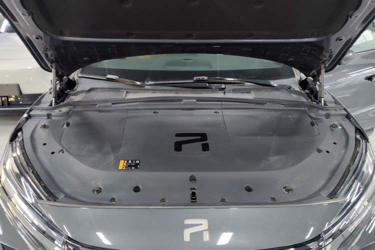 Used Rising R7 2022 Standard Advanced Version Engine Bay