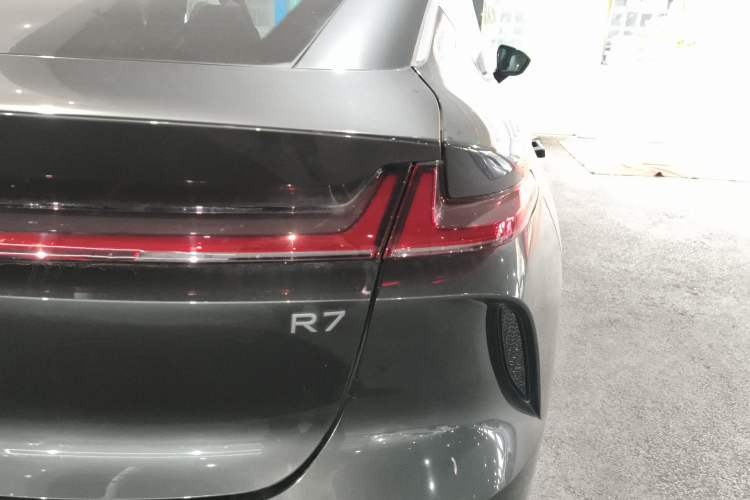 Used Rising R7 2022 Long-Range Advanced Edition Exterior 6