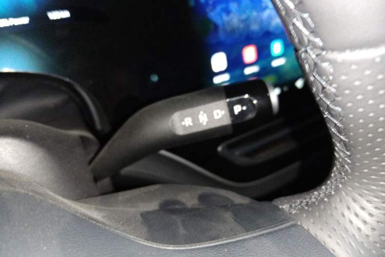 Used Rising R7 2022 Flagship Advanced Edition Gear Lever