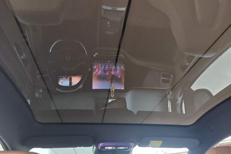 Used Rising R7 2022 Long-Range Advanced Edition Headliner