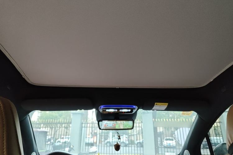 Used Rising R7 2022 Long-Range Advanced Edition Headliner