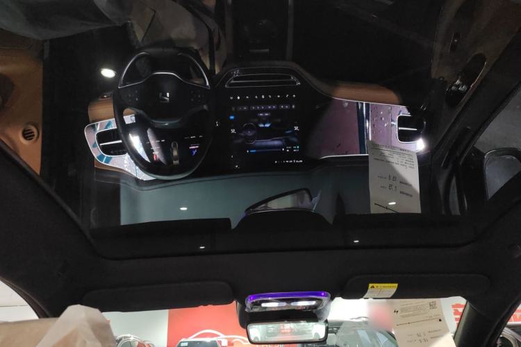 Used Rising R7 2022 Long-Range Advanced Edition Headliner