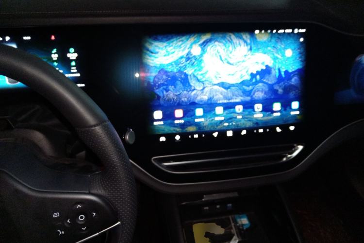 Used Rising R7 2022 Flagship Advanced Edition Interior 2