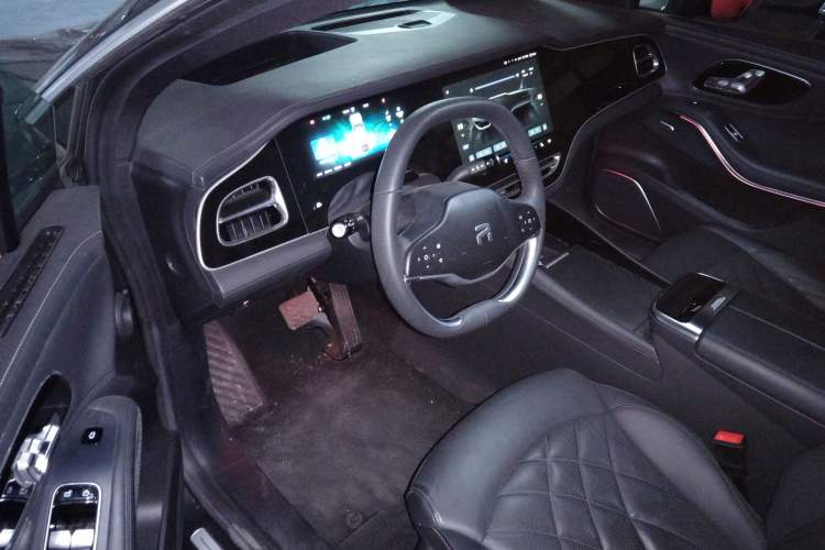 Used Rising R7 2022 Flagship Advanced Edition Interior 3