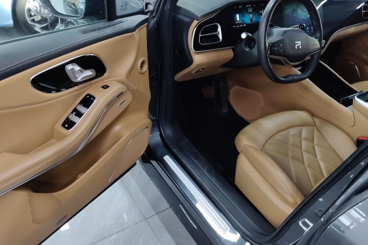 Used Rising R7 2022 Standard Advanced Version Interior 3