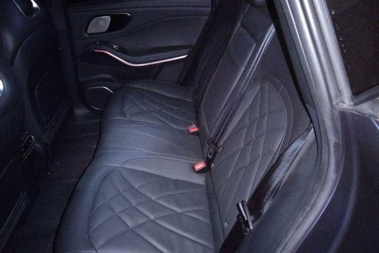 Used Rising R7 2022 Flagship Advanced Edition Interior 4