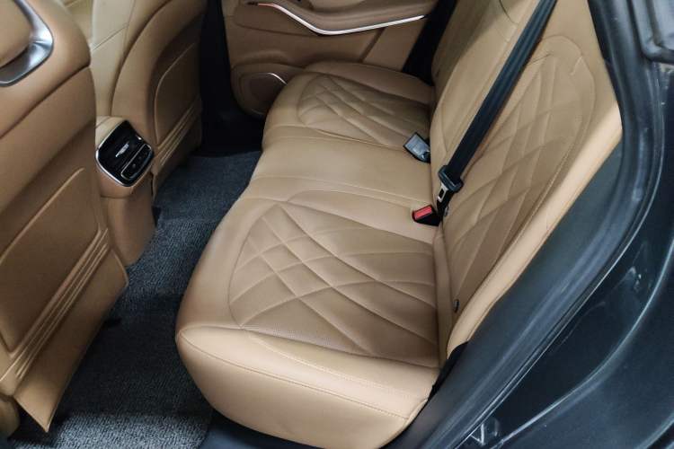 Used Rising R7 2022 Standard Advanced Version Interior 4