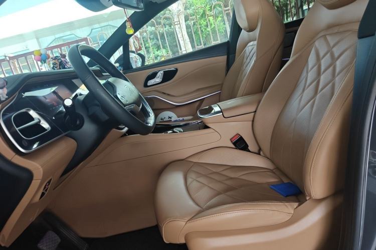 Used Rising R7 2022 Long-Range Advanced Edition Left Front Seat