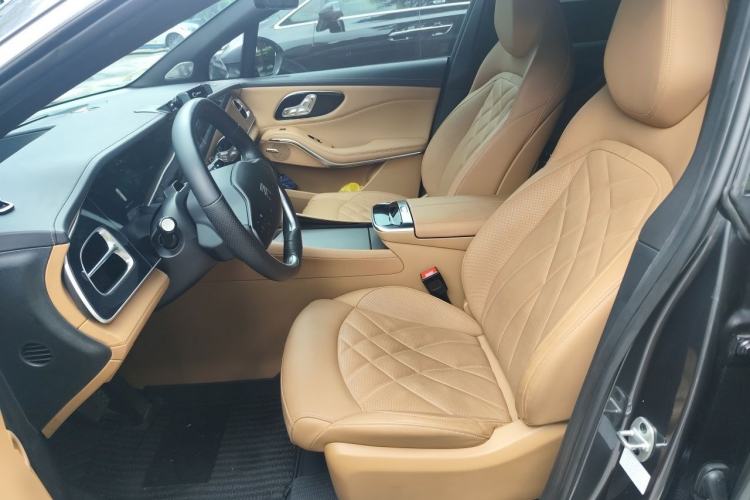 Used Rising R7 2022 Flagship Advanced Edition Left Front Seat