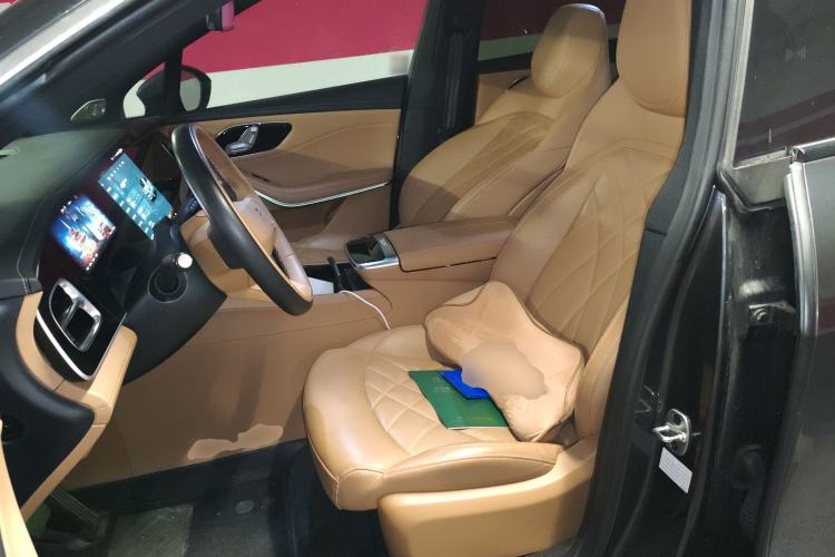 Used Rising R7 2022 Long-Range Advanced Edition Left Front Seat
