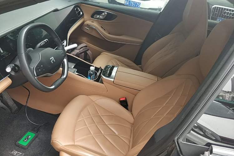 Used Rising R7 2022 Flagship Advanced Edition Left Front Seat