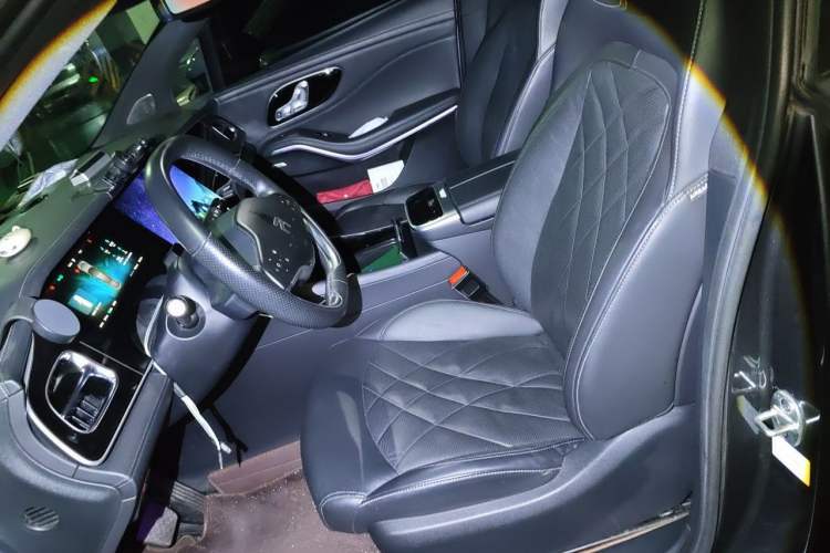 Used Rising R7 2022 Flagship Advanced Edition Left Front Seat
