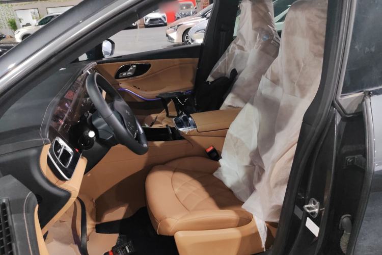 Used Rising R7 2022 Long-Range Advanced Edition Left Front Seat