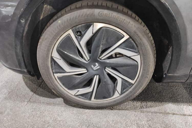 Used Rising R7 2022 Long-Range Advanced Edition Left Front Wheel Hub
