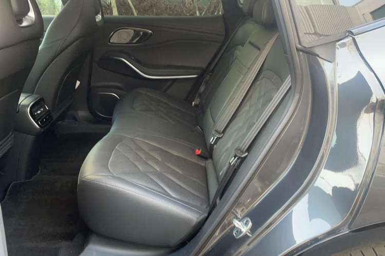 Used Rising R7 2022 Long-Range Advanced Edition Left Rear Seat