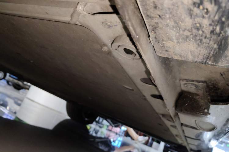 Used Rising R7 2022 Standard Advanced Version Left Side Sill