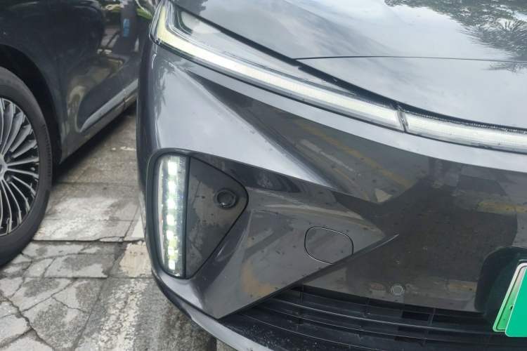 Used Rising R7 2022 Flagship Advanced Edition Right Front Headlight
