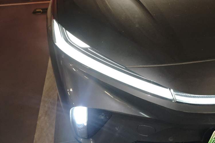 Used Rising R7 2022 Long-Range Advanced Edition Right Front Headlight