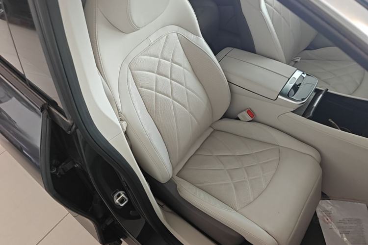 Used Rising R7 2022 Flagship Advanced Edition Right Front Seat