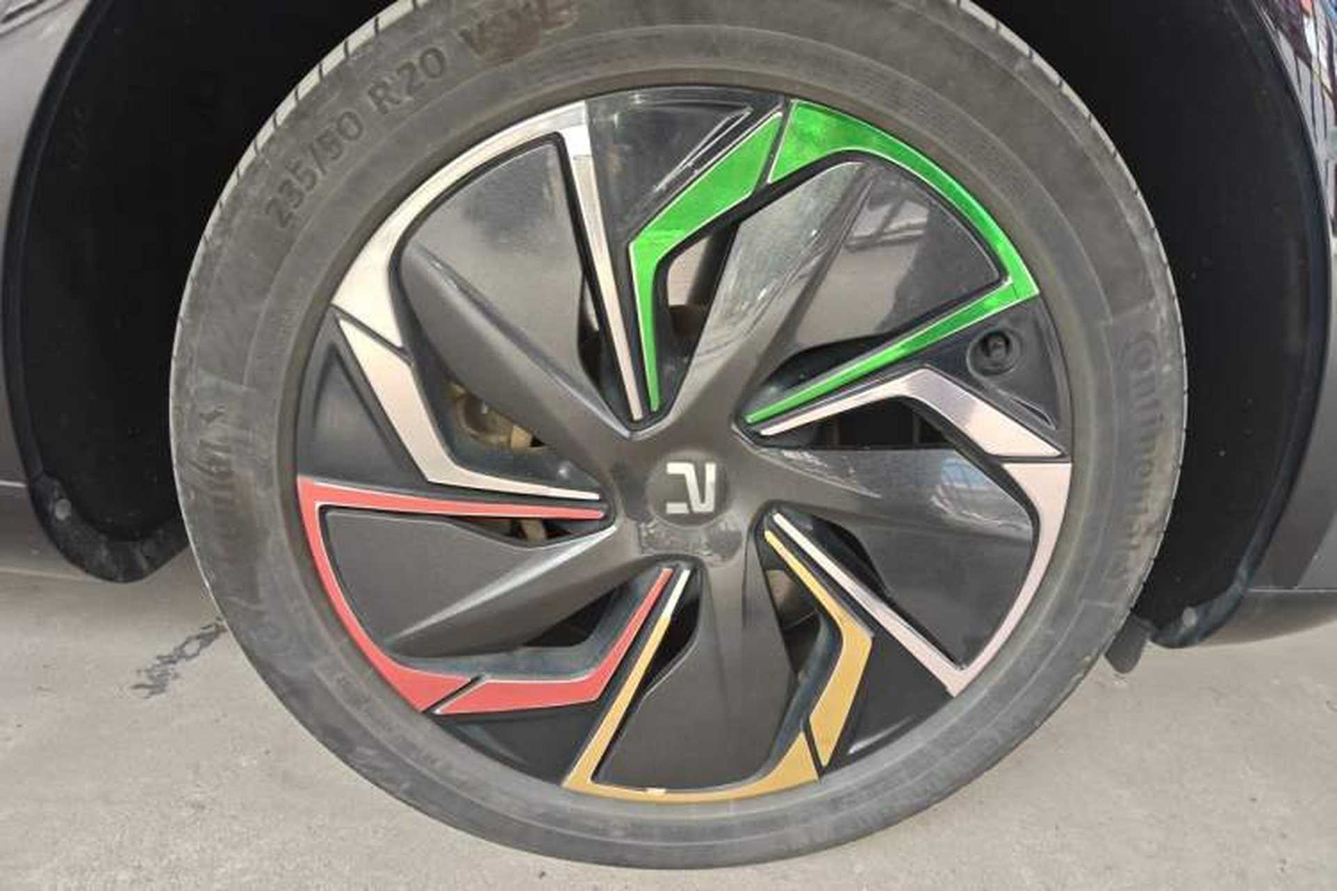 Used Rising R7 2022 Long-Range Advanced Edition Right Front Wheel Hub