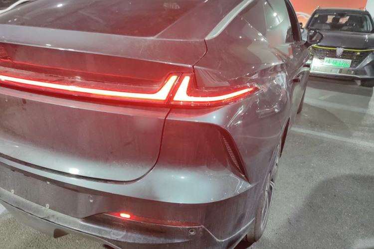 Used Rising R7 2022 Long-Range Advanced Edition Right Rear Taillight