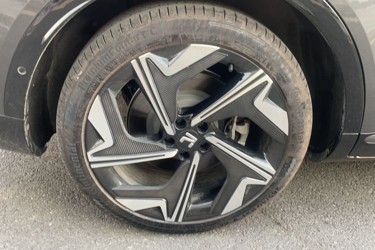 Used Rising R7 2022 Long-Range Advanced Edition Right Rear Wheel Hub