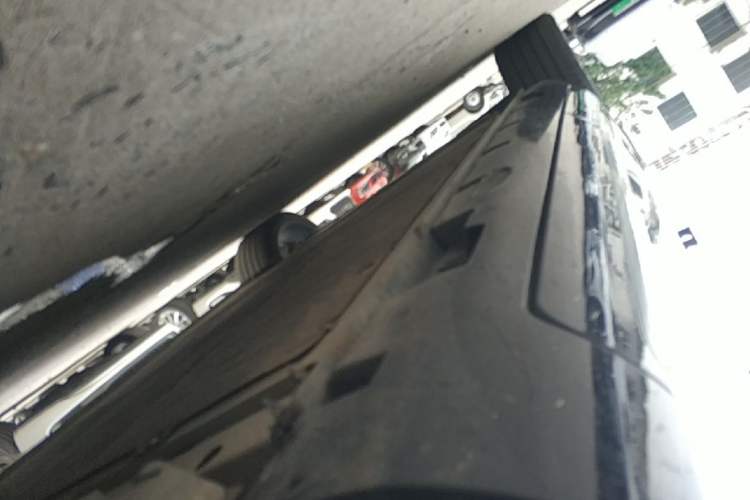 Used Rising R7 2022 Flagship Advanced Edition Right Side Sill