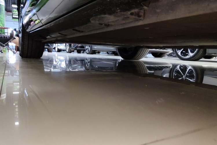 Used Rising R7 2022 Standard Advanced Version Right Side Sill