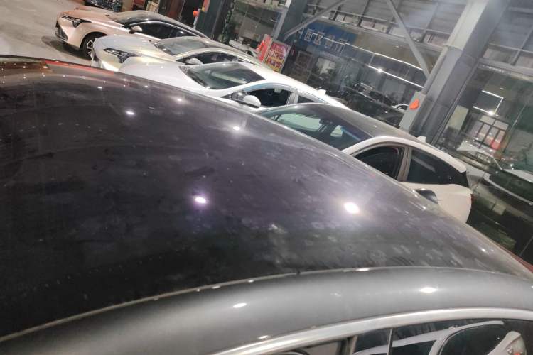 Used Rising R7 2022 Long-Range Advanced Edition Roof