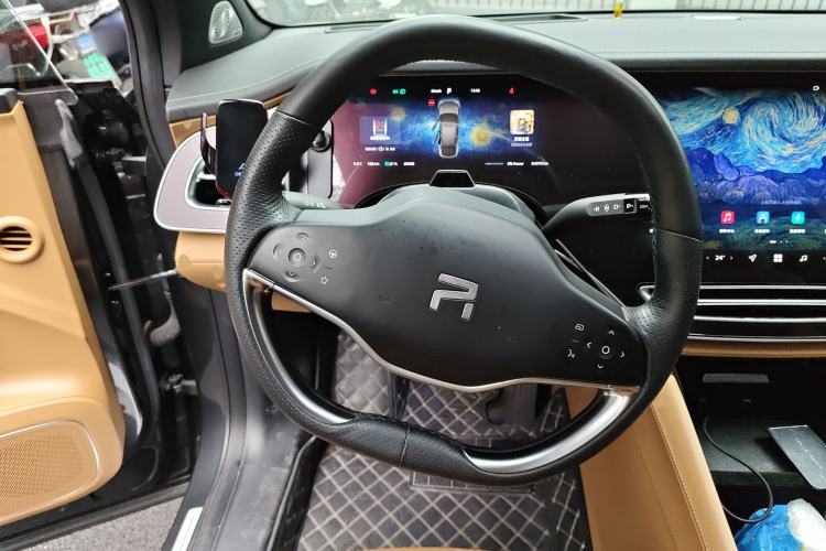Used Rising R7 2022 Long-Range Advanced Edition Steering Wheel