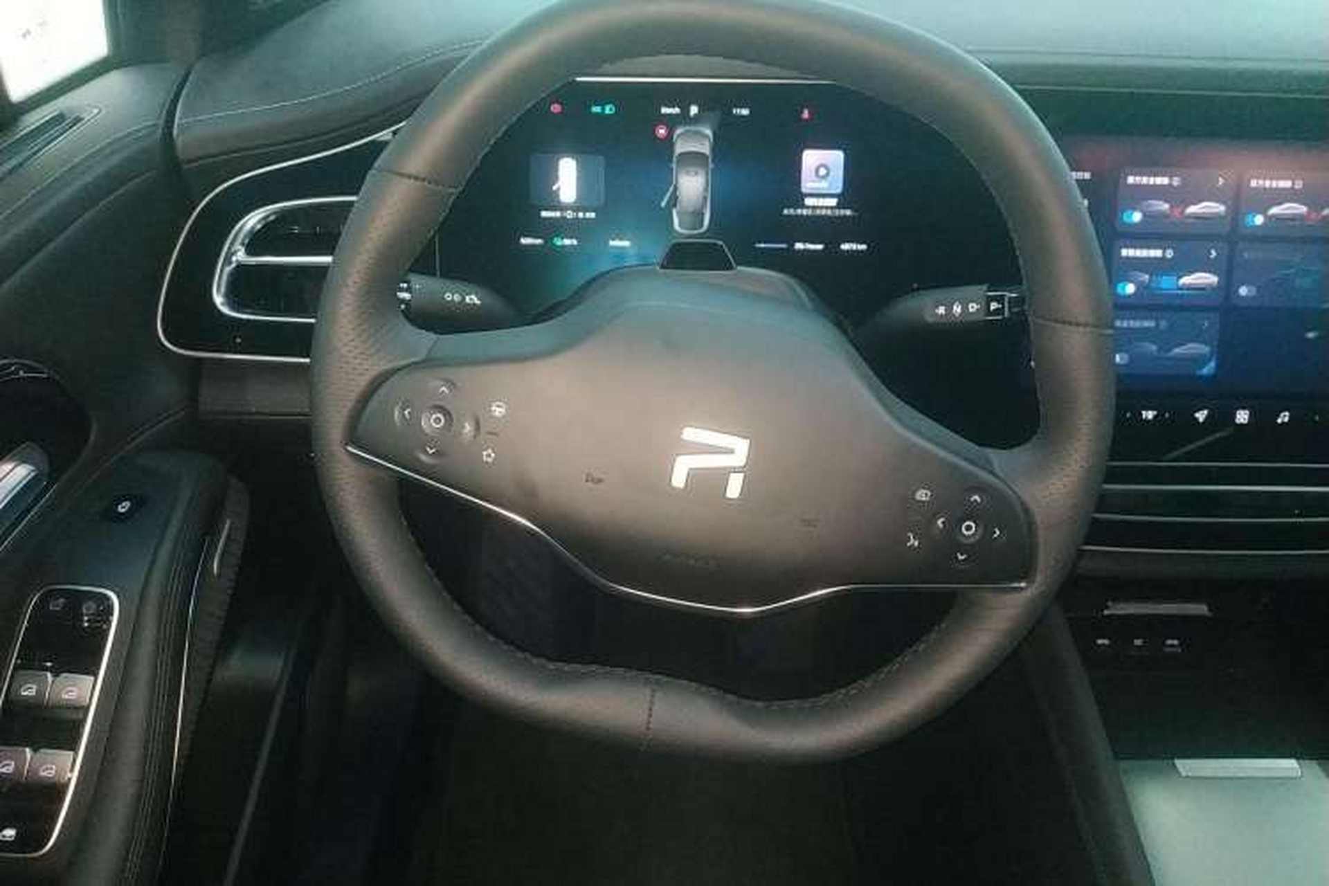 Used Rising R7 2022 Long-Range Advanced Edition Steering Wheel