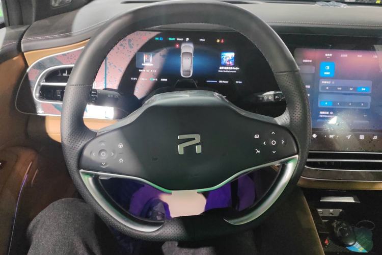 Used Rising R7 2022 Long-Range Advanced Edition Steering Wheel