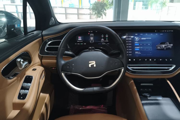 Used Rising R7 2022 Long-Range Advanced Edition Steering Wheel
