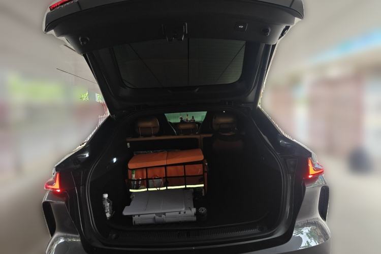 Used Rising R7 2022 Long-Range Advanced Edition Trunk