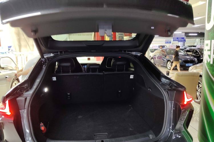 Used Rising R7 2022 Standard Advanced Version Trunk