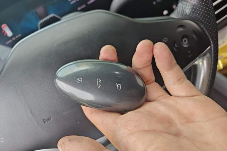 Used Rising R7 2022 Long-Range Advanced Edition Vehicle Key